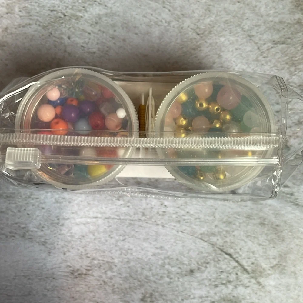NWT Bead Bracelet Making Kit, Girls Jewelry Craft Build Your Own Friendship DIY